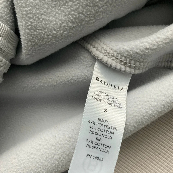 Women’s Athleta Camo zip up sweatshirt size small - Picture 4 of 4